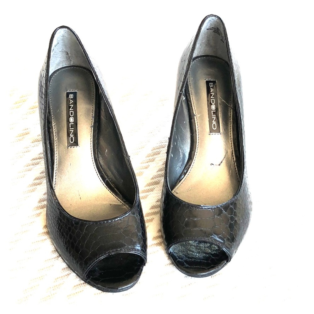 Bandolino Black Patent Peep Toe Heels 👠